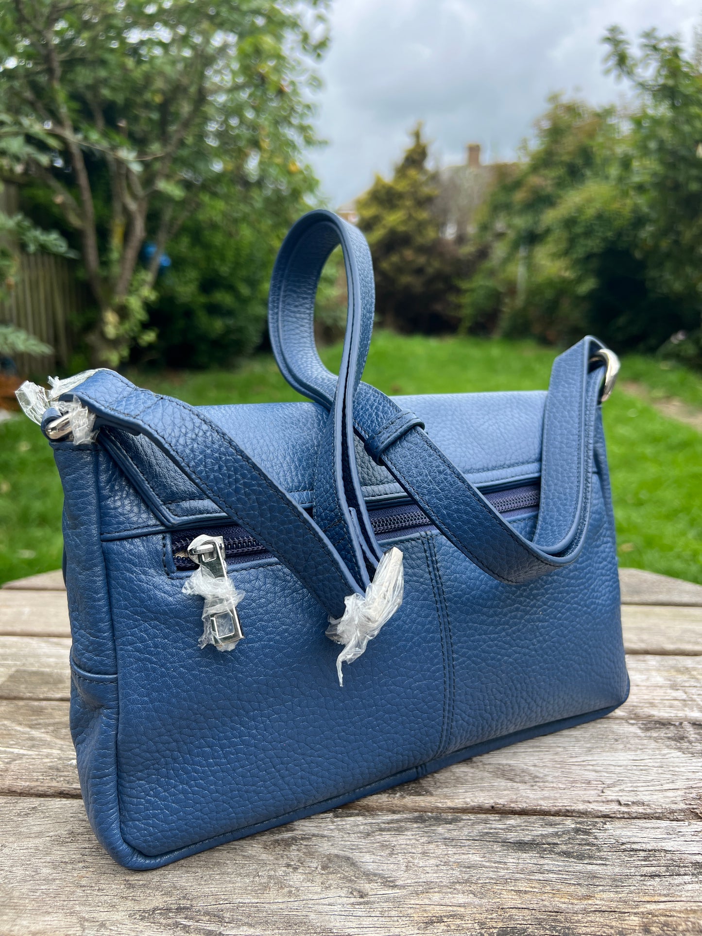 Customised Authentic Premium Leather Bags and Purse with Strap for Modern Women