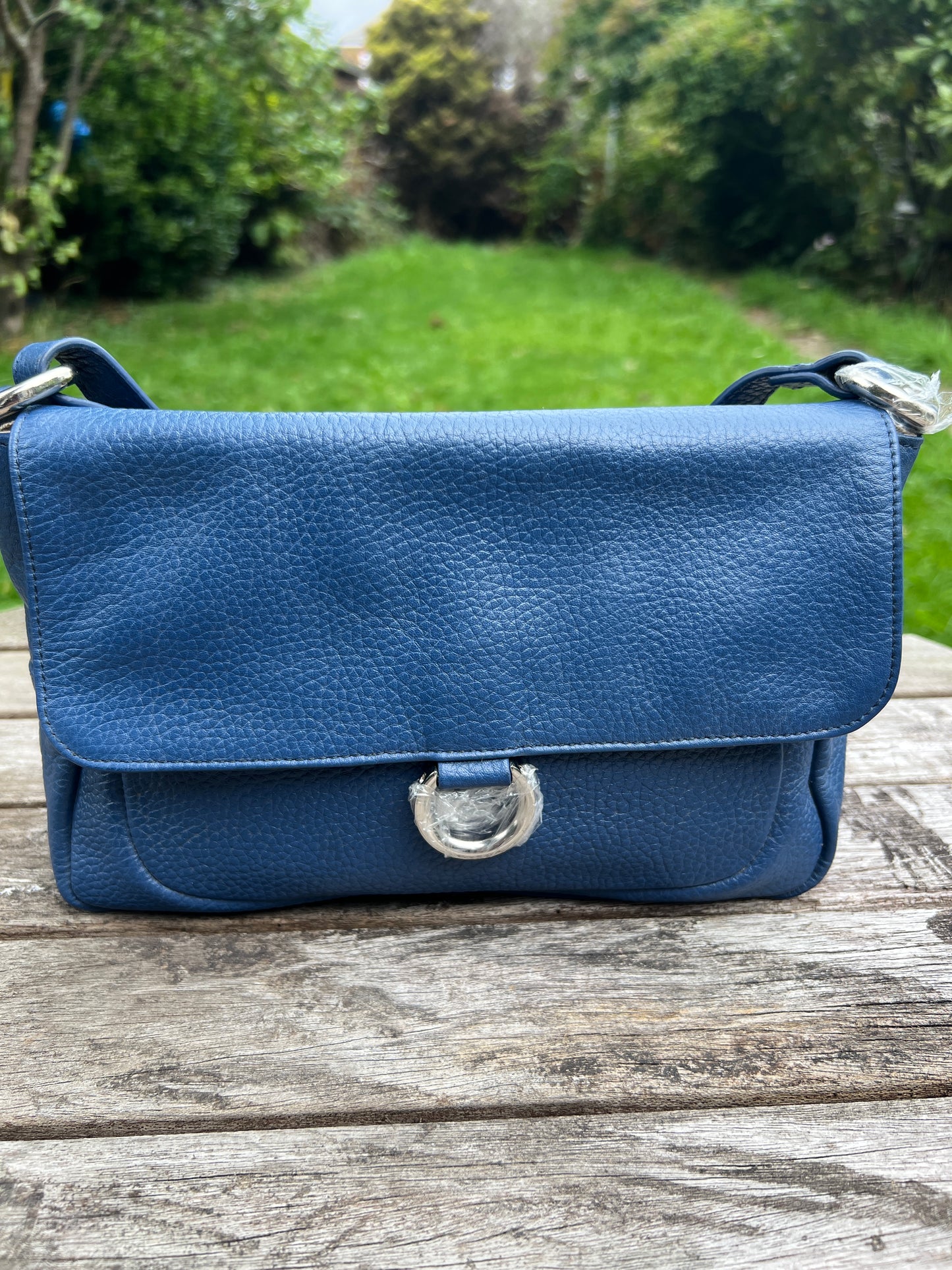 Customised Authentic Premium Leather Bags and Purse with Strap for Modern Women