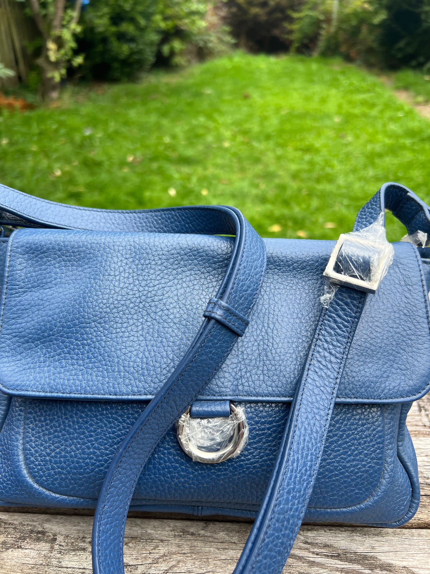 Customised Authentic Premium Leather Bags and Purse with Strap for Modern Women