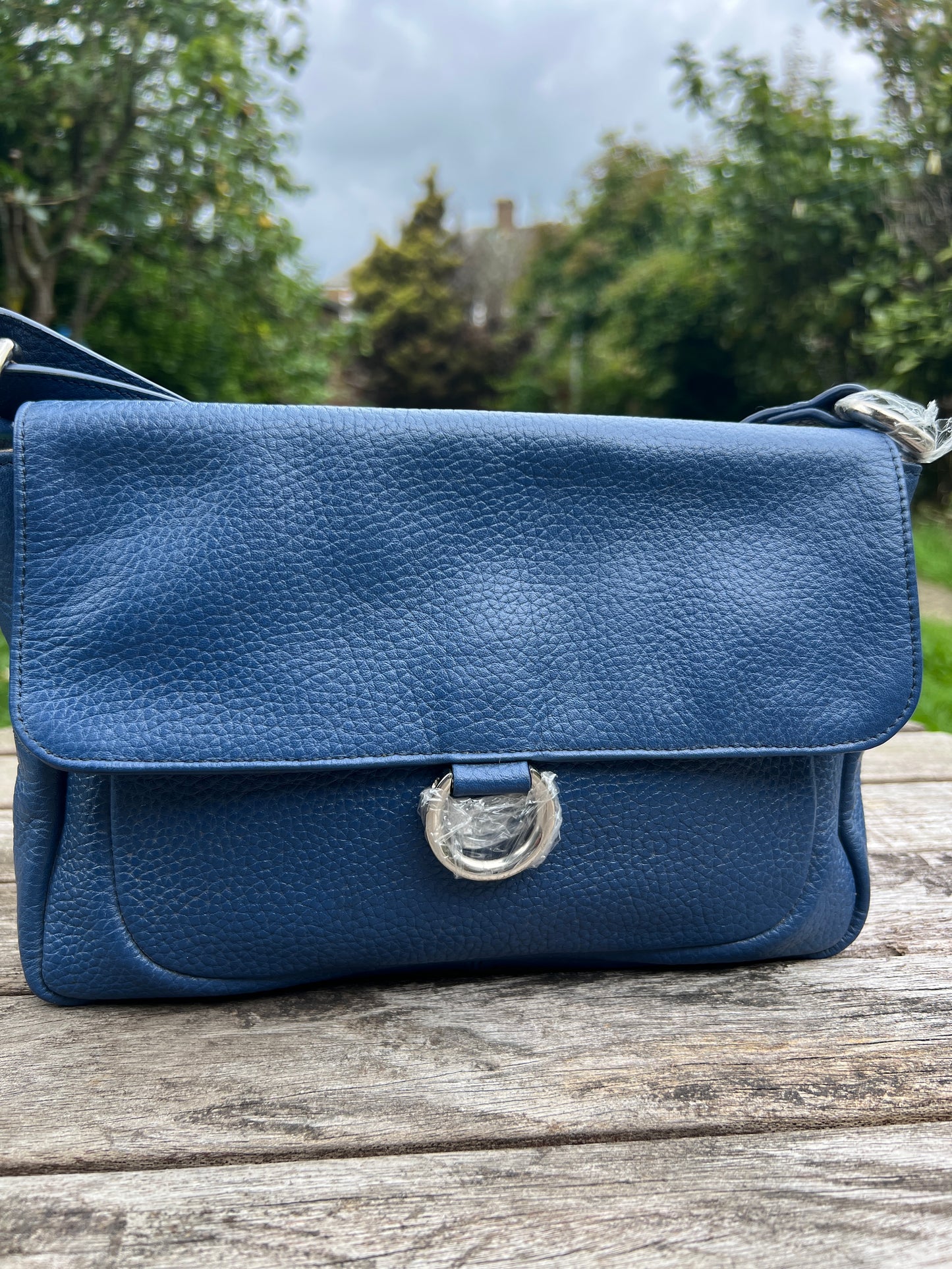 Customised Authentic Premium Leather Bags and Purse with Strap for Modern Women