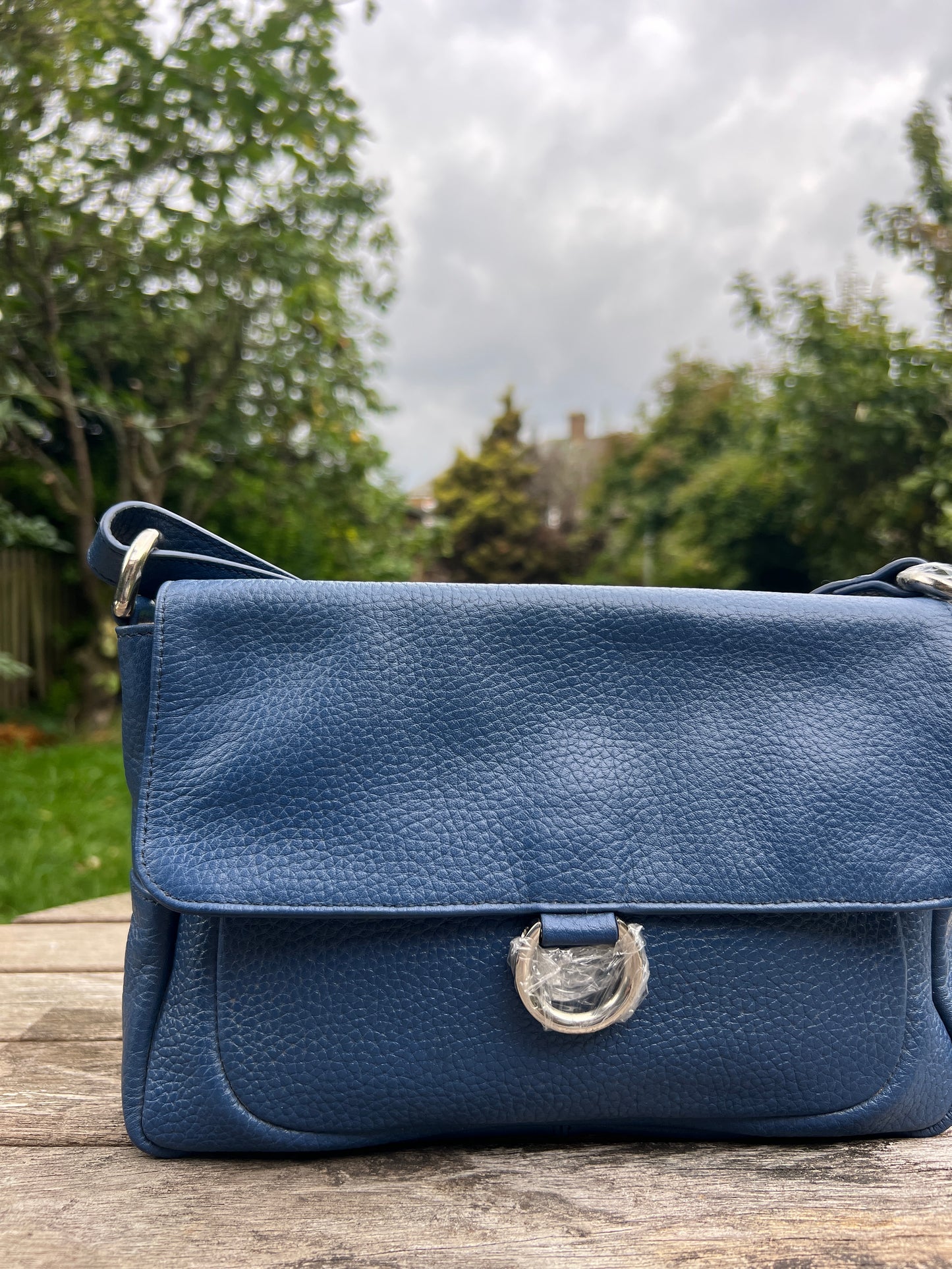 Customised Authentic Premium Leather Bags and Purse with Strap for Modern Women