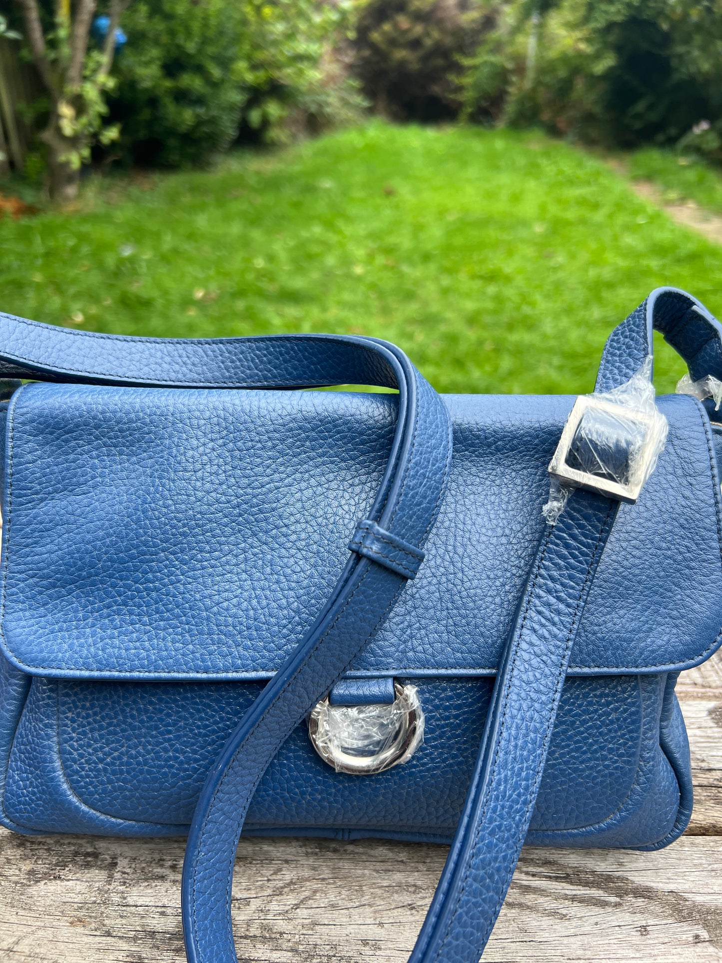 Customised Authentic Premium Leather Bags and Purse with Strap for Modern Women