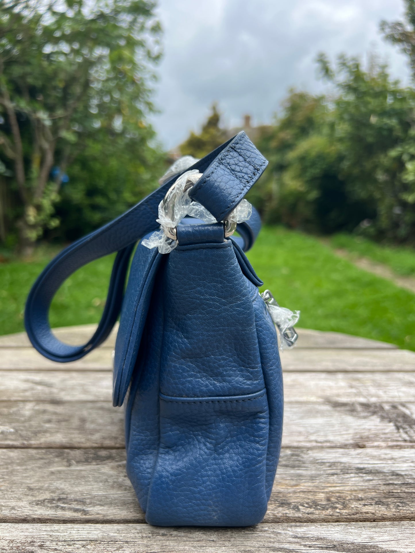 Customised Authentic Premium Leather Bags and Purse with Strap for Modern Women